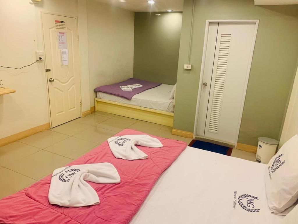 Miracle Gallery Hotel Makkasan Exterior photo