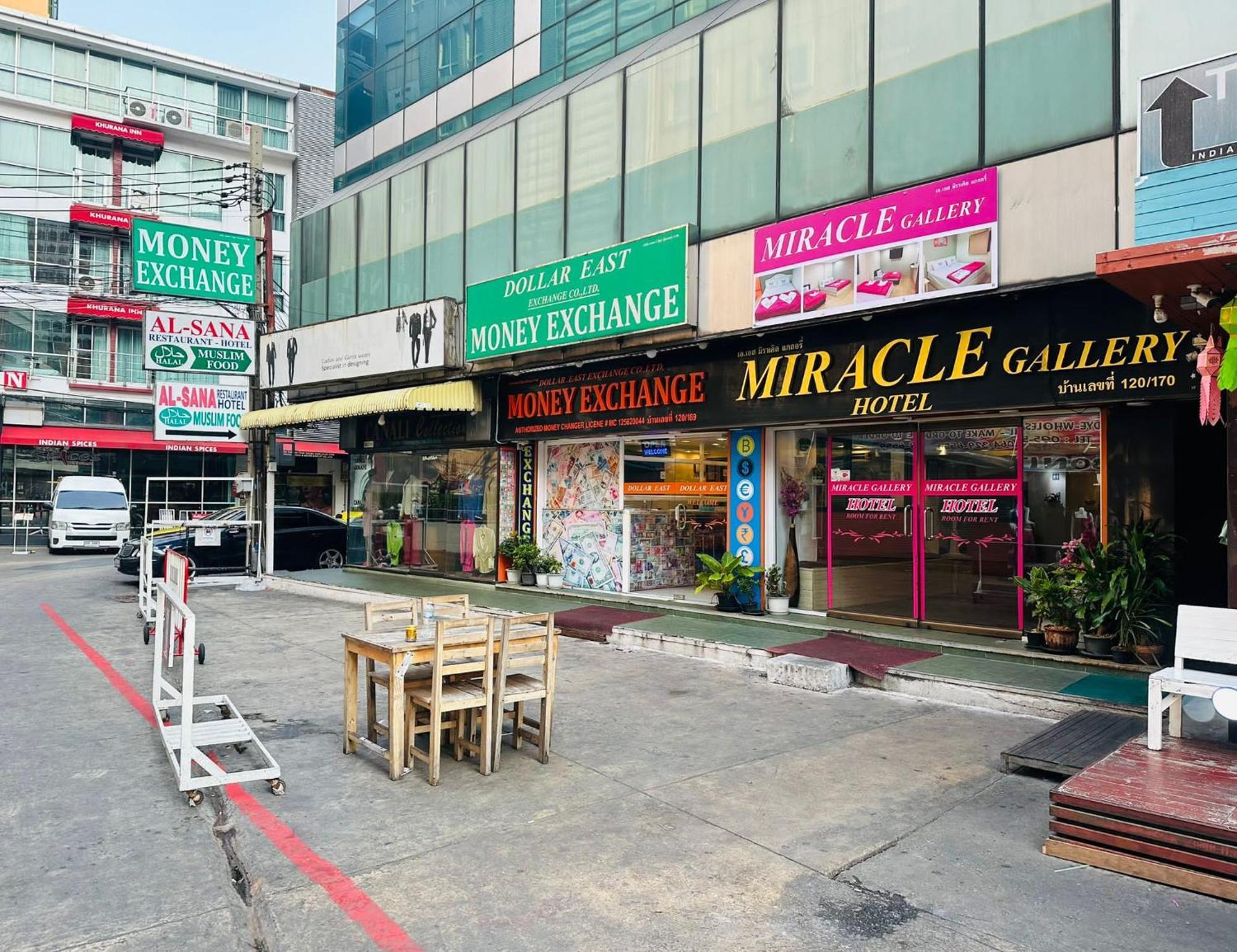 Miracle Gallery Hotel Makkasan Exterior photo