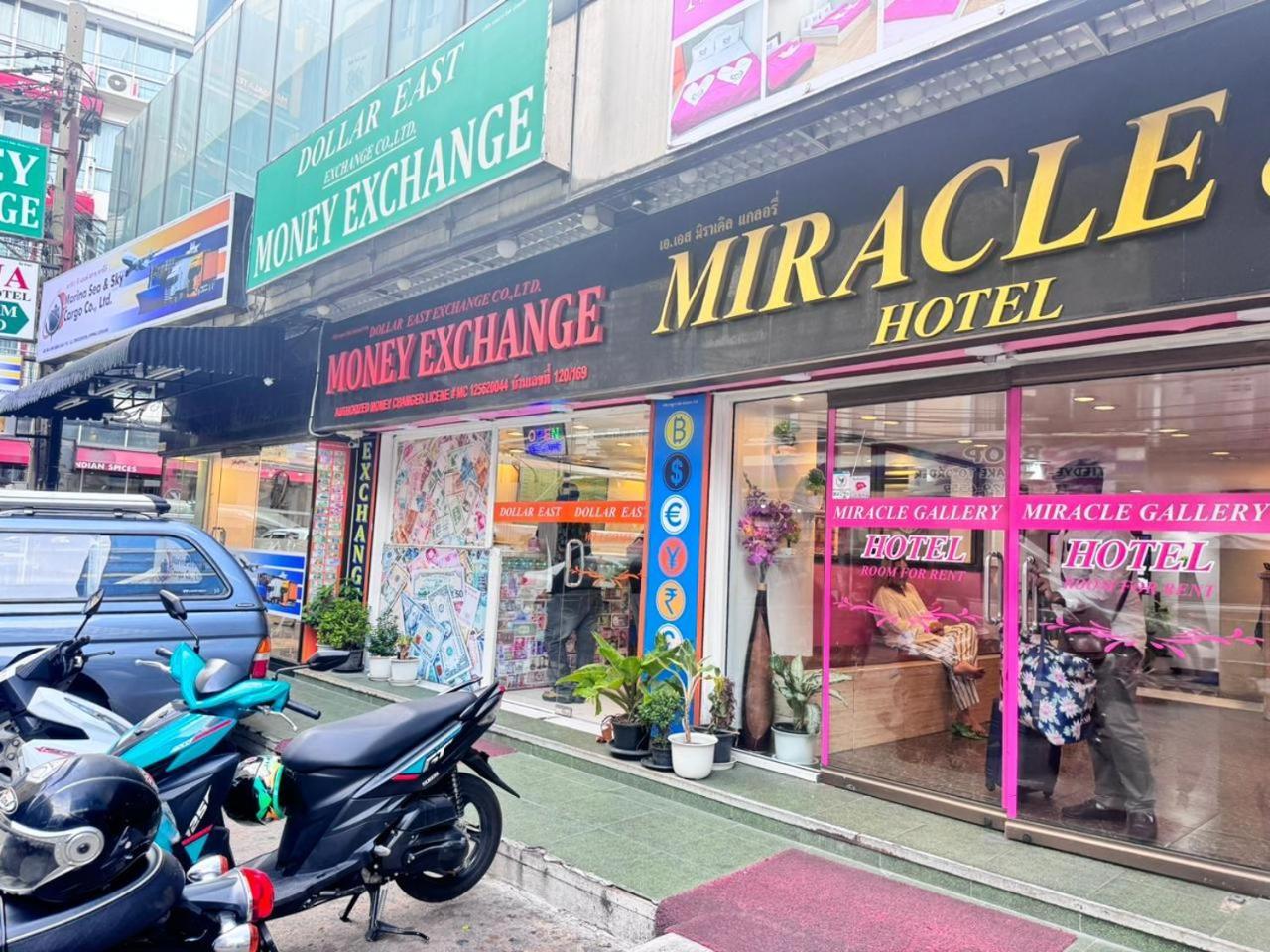 Miracle Gallery Hotel Makkasan Exterior photo
